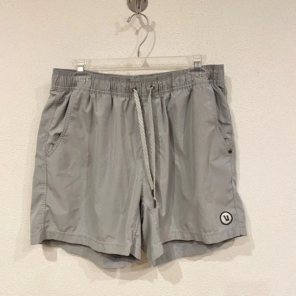 Vuori Kore Shorts Men's Size XL Light Gray Lined - Picture 1 of 4